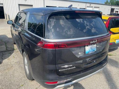 Metal 2022 Kia Carnival LXS