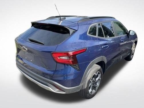 Blue Glow Metallic 2024 Chevrolet Trax LT