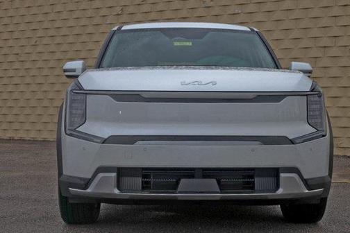 2024 Kia EV9 Light Short Range