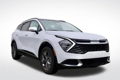 Glacial White Pearl 2025 Kia Sportage SX
