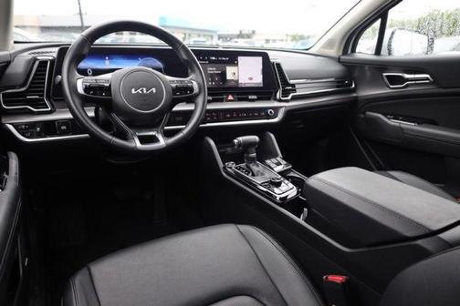 Glacial White Pearl 2025 Kia Sportage SX