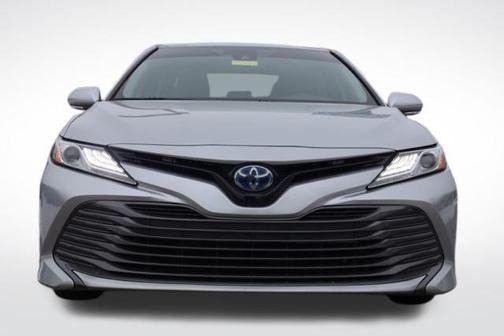 2020 Toyota Camry Hybrid XLE