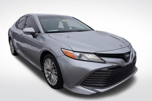 2020 Toyota Camry Hybrid XLE