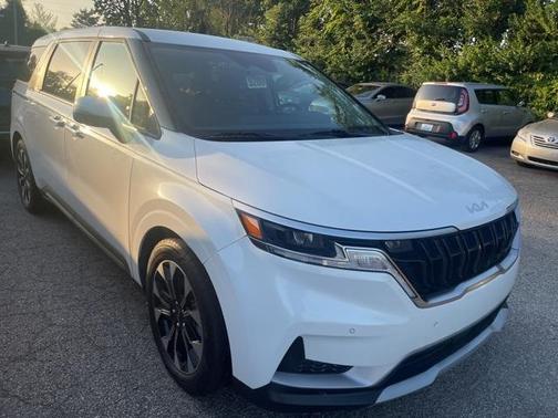 2024 Kia Carnival EX