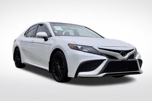 Pearl 2023 Toyota Camry XSE