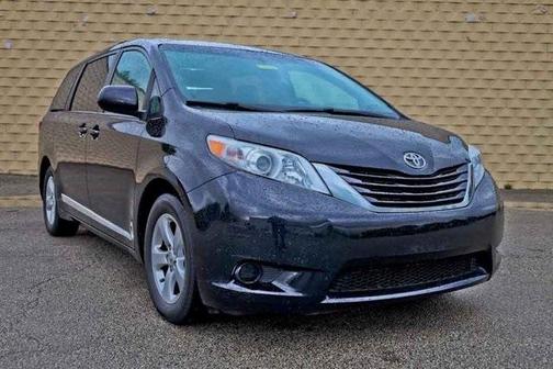2017 Toyota Sienna LE