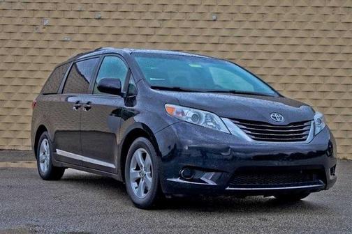 2017 Toyota Sienna LE