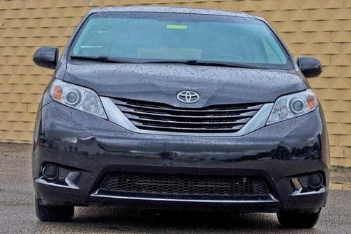 2017 Toyota Sienna LE