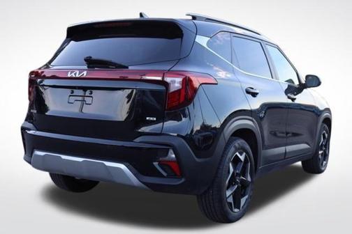 Fusion Orange 2025 Kia Seltos EX