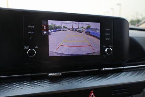 2023 Kia Carnival LX