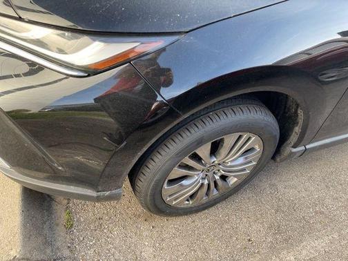 Black 2022 Toyota Venza XLE