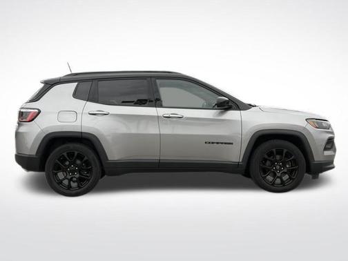 2022 Jeep Compass Altitude