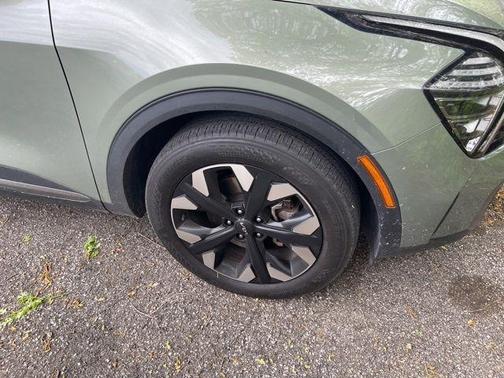 Jungle Green 2024 Kia Sportage X-Line