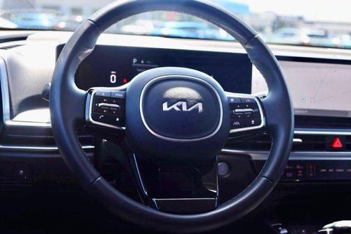 Everlasting Silver 2025 Kia Sorento S