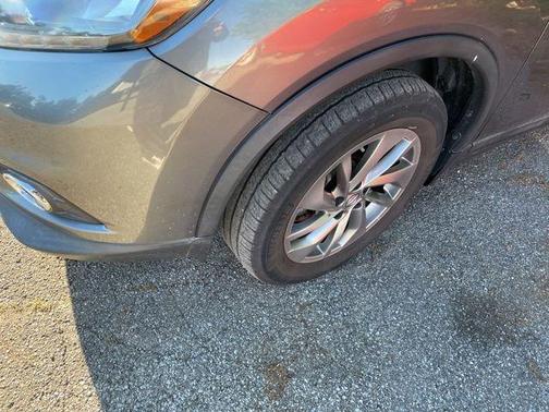 Gun Metallic 2015 Nissan Rogue SL