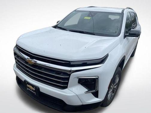 Summit White 2025 Chevrolet Traverse LT