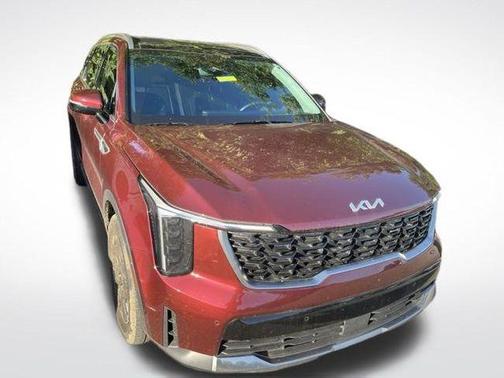Red 2025 Kia Sorento S