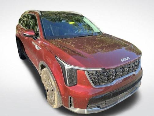 Red 2025 Kia Sorento S