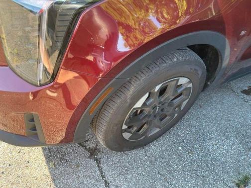 Red 2025 Kia Sorento S