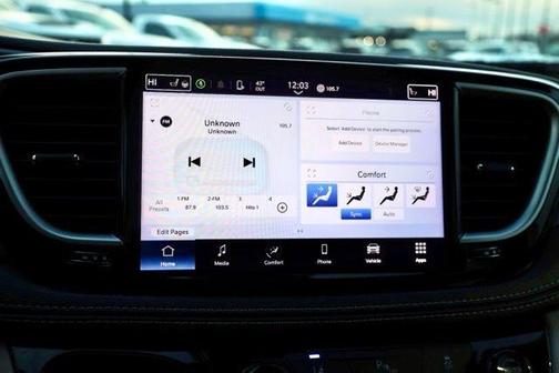 2023 Chrysler Pacifica Hybrid Touring L