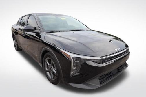 Aurora Black Pearl 2025 Kia K4