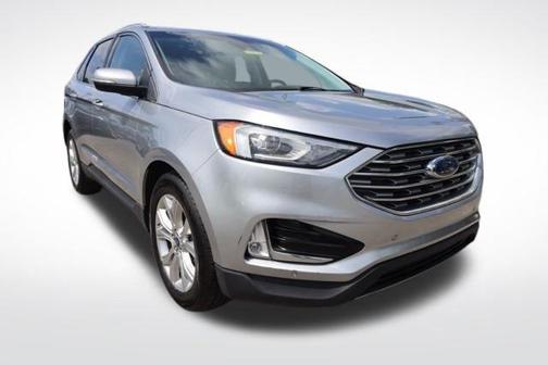 Silver Metallic 2020 Ford Edge Titanium