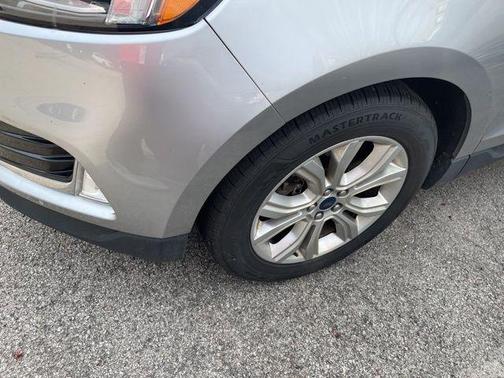 Silver Metallic 2020 Ford Edge Titanium