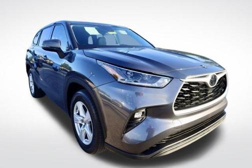 Magnetic Gray Metallic 2021 Toyota Highlander LE