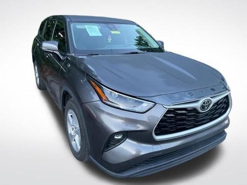 Magnetic Gray Metallic 2021 Toyota Highlander LE