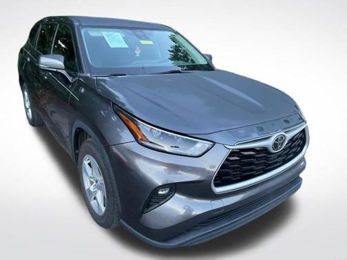 Magnetic Gray Metallic 2021 Toyota Highlander LE