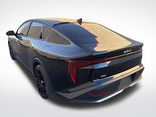 Aurora Black Pearl 2025 Kia K4 LX