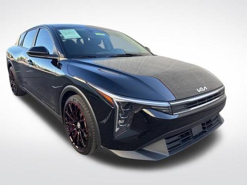 Aurora Black Pearl 2025 Kia K4 LX
