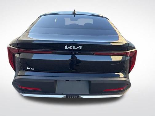 Aurora Black Pearl 2025 Kia K4 LX
