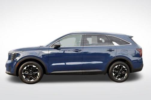 Midnight Black 2025 Kia Sorento S