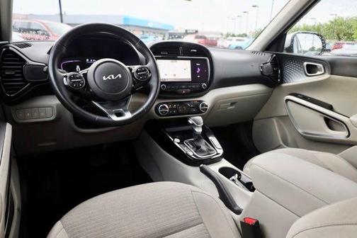 Snow White Pearl 2024 Kia Soul EX