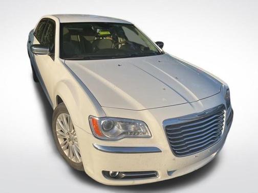 Bright White Clearcoat 2014 Chrysler 300C Base