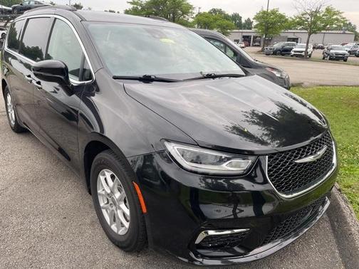 2022 Chrysler Pacifica Touring-L