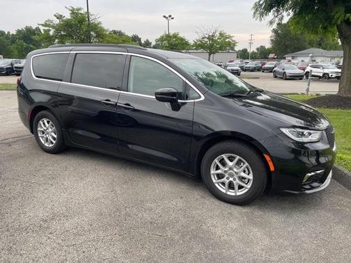 2022 Chrysler Pacifica Touring-L
