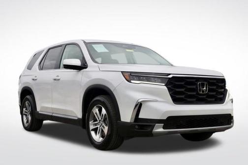 Platinum White Pearl 2025 Honda Pilot Sport