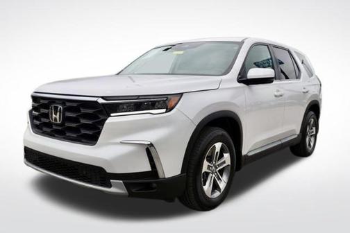Platinum White Pearl 2025 Honda Pilot Sport