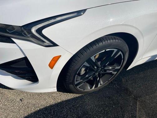 Glacial White Pearl 2024 Kia K5 GT-Line