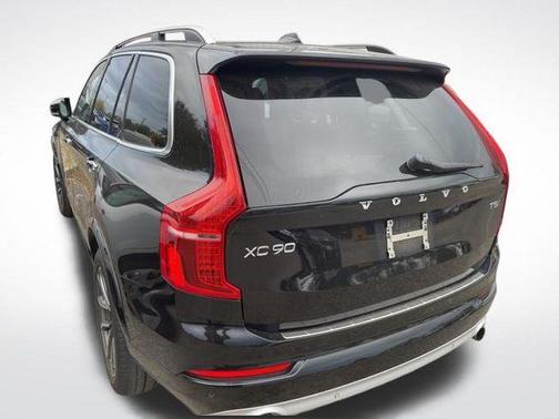2018 Volvo XC90 T5 Momentum