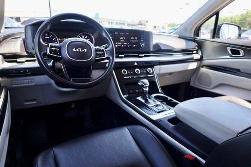 Aurora Black Pearl 2023 Kia Carnival LX Seat Package