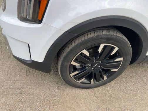 Glacial White Pearl 2023 Kia Telluride SX-Prestige