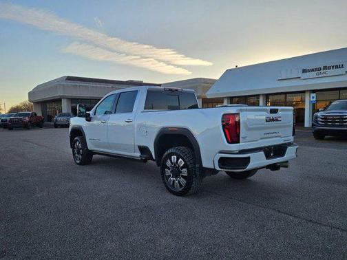 2024 GMC Sierra 2500 Denali