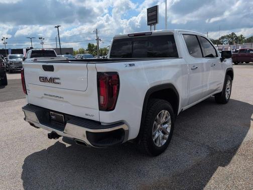 Summit White 2022 GMC Sierra 1500 SLT