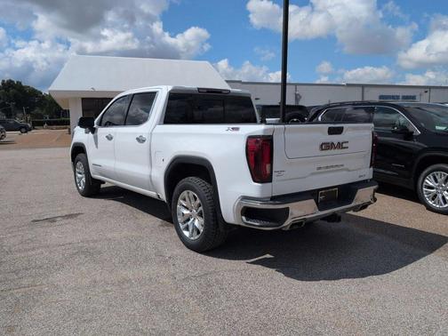 Summit White 2022 GMC Sierra 1500 SLT
