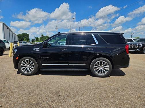 Onyx Black 2022 GMC Yukon Denali