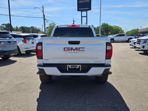 Summit White 2024 GMC Canyon Elevation