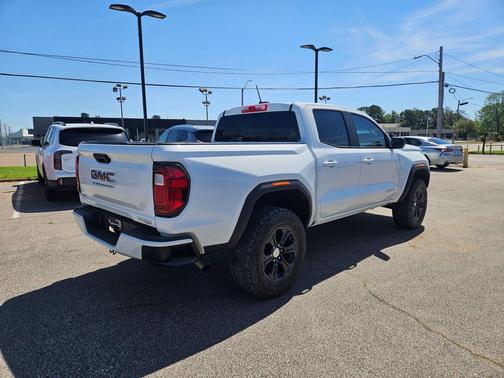 Summit White 2024 GMC Canyon Elevation